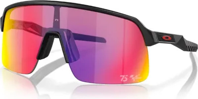 Produktbild von Oakley Sutro Lite 94630139 Matte Black and Red/Prizm Road Sportbrillen