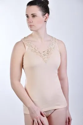 Produktbild von Toker Collection® Achselhemd »Damen Unterhemd mit extra breiter Spitze«, Farbe Haut, Größe 44/46