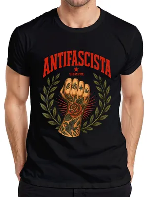 Immagine prodotto di Maglietta da uomo, colore nero, taglia XXL, con scritta "Antifascista sempre" e immagine di un tatuaggio, con un tono sarcastico