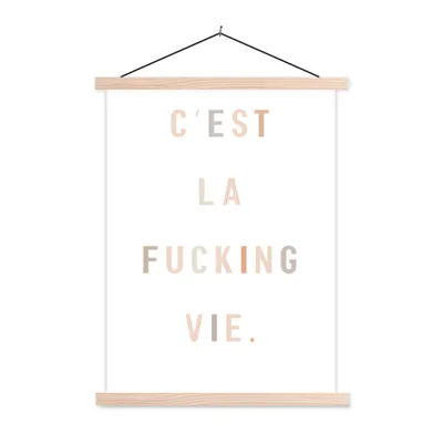 Produktbild von MuchoWow® Textilposter Text - Zitate - C'est la fucking vie - Leben 40x53 cm mit holzfarbenen Rahmen - Schlafzimmer