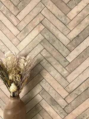 Produktbild von NEWROOM Tapete Beige Vliestapete Ziegelstein - Steintapete Modern Klinker Fischgräten Steinoptik 3D Optik Backstein