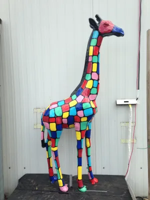 Produktbild von Design Wohn Deko Skulpturen Statuen Figuren Abstrakte Giraffe Figur Dekoration