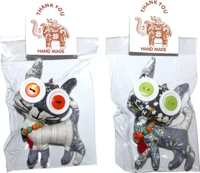 Produktbild von Tier-Anhänger mit Knopfaugen - Stolze Katze 09 - Tierpüppchen