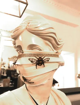 Produktbild von Casa Padrino Bling Bling Maske Bees Weiß  - CP Maske mit goldenen Glitzersteinen