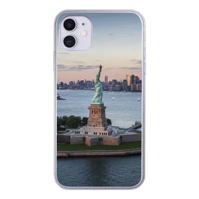 Produktbild von MuchoWow® Handyhülle Schutzhülle Hülle für iPhone 11 New York - Freiheitsstatue - Skyline Silikon Softcase Handy Hülle - Handytasche