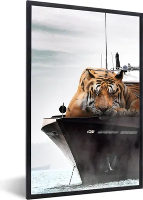 Produktbild von MuchoWow® MuchoWow® Gerahmtes Poster Tiger - Boot - Meer 20x30 cm - Poster mit zchwarzem Bilderrahmen - Drucken - Bilder Poster im Rahmen