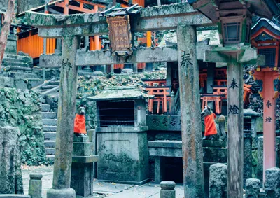 Produktbild von hansepuzzle 25098 - Tempel in Japan Puzzle, 260 Teile, Gebäude, 41,0 x 28,0cm mit hochwertiger Aufbewahrung, Kartonbox & Beutel