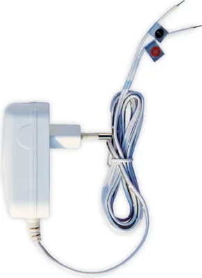 Produktbild von M-E MODERN-ELECTRONICS Stecker-Netzteil DC 15 V/ 1 A (40780)