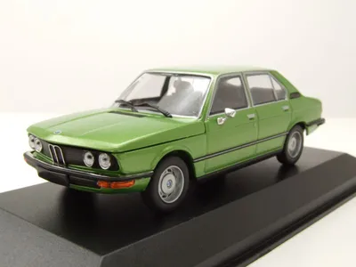 Produktbild von BMW 520 E12 1972 hellgrün metallic Modellauto 1:43 Maxichamps
