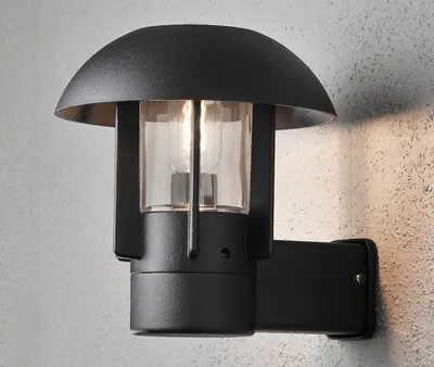 Produktbild von Konstsmide Heimdal Wandleuchte schwarz lackiertes Aluminium, klares Glas, Hand EU 404-750