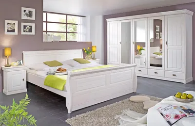 Schlafzimmer mit Kleiderschrank Doppelbett ohne Bettkasten Nachttisch