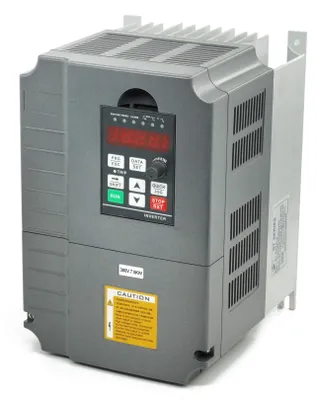 Imagen del producto de Convertidor de frecuencia de control vectorial, 7,5 kW, 380V, trifásico. Controlador de motor industrial con sistema de frenado integrado