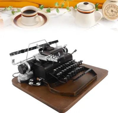 Image de Machine à écrire vintage modèle Décompression Accessoire décoratif élégant et antique pour la maison