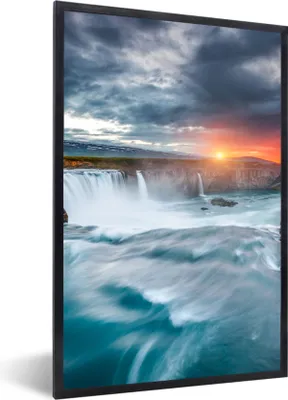 Produktbild von MuchoWow® Gerahmtes Poster Wasserfall - Sonnenuntergang - Natur - Wasser 40x60 cm - Poster mit Schwarzem Bilderrahmen Wandposter Rahmen Foto Bilder - Papierdruck - Wandbilder