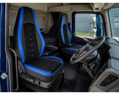 Imagen del producto de Tapicería para camión SCANIA R (modelo 06-20), color azul con detalles negros