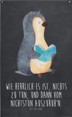 Produktbild von Mr. & Mrs. Panda Wandteppich Pinguin Buch - Kreidetafel - Geschenk, Urlaub, Ferien, Lesen, Gobelin, Boho, Stoffbild, Wandbild, Wandbehang