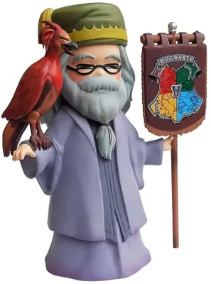 Imagen del producto de Figura Dumbledore con Fénix Fawkes y Estandarte Hogwarts 15 cms