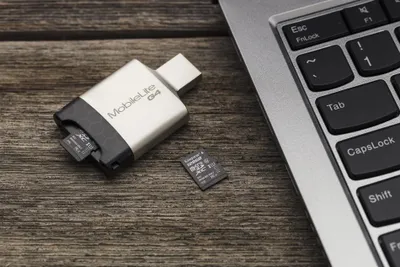 Produktbild von Kingston microSDXC 256GB Speicherkarte | Class 10 | UHS-I Card + SD Adapter