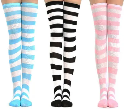Imagen del producto de Calcetines largos a rayas, 3 pares, para llevar por encima de la rodilla, ideales para el carnaval