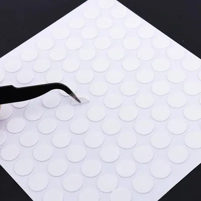 Zdjęcie produktu dla Zestaw dwustronnych elementów mocujących – 10 mm – akrylowe punkty mocujące – 600 sztuk – do zdjęć i plakatów – nie pozostawiają śladów – zestaw do zawieszania