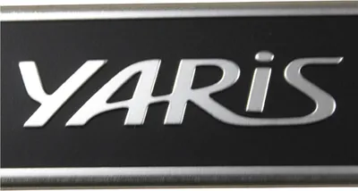 Image de TOYOTA Yaris Aluminium Seuils de porte avant PW382-0D001 OE