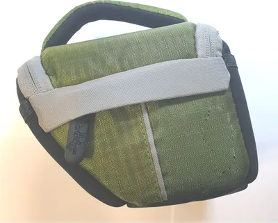 Produktbild von Kamera Colt Tasche bordeaux, 13,0 x 9,0 x 9,5 cm