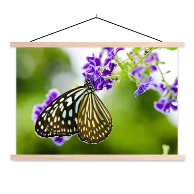 Produktbild von MuchoWow® Textilposter Lavendel - Schmetterling - Botanisch 120x80 cm mit holzfarbenen Rahmen - Aufhängeset
