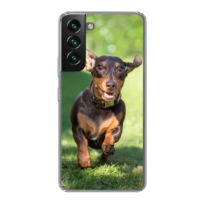Produktbild von MuchoWow® Handyhülle Schutzhülle Hülle für Samsung Galaxy S22 Ein sprintender Dackel Silikon Softcase Handy Hülle - Mobiltelefonhülle