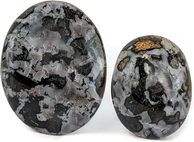 Imagen del producto de Conjunto de piedras naturales de gabro, 2 unidades, para masaje y meditación, con imperfecciones naturales