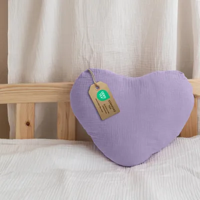 Imagen del producto de Cojín decorativo corazón lila sin volantes, sin aplicación dorada - muselina