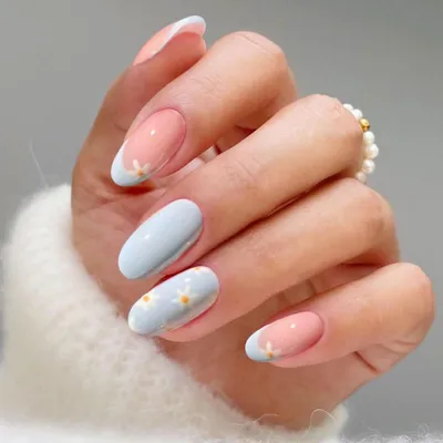 Immagine prodotto di Adesivi per unghie effetto gel, con motivo floreale blu e bianco, stile "French tip", da indurire con luce UV. 20 pezzi