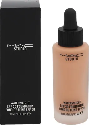 Produktbild von Sonnencreme MAC Studio Waterweight Foundation SPF30