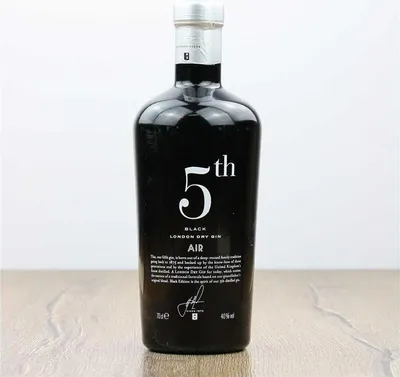 Produktbild von Gin 5 Th Black Air 70 cl