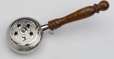 Produktbild von Räucherpfanne, Weihrauchpfanne mit Holzgriff aus Messing vernickelt Silber Länge 23 cm für Räucherkohle