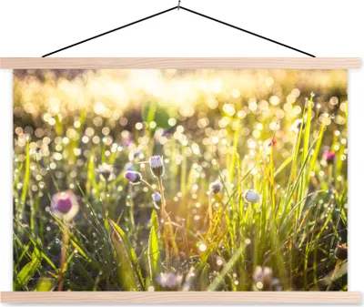 Produktbild von MuchoWow® Textilposter Gras - Blumen - Frühling 120x80 cm mit holzfarbenen Rahmen - Aufhängeset