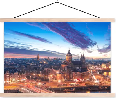 Produktbild von MuchoWow® Textilposter Amsterdam Skyline - Nacht 120x80 cm mit holzfarbenen Rahmen - Aufhängeset