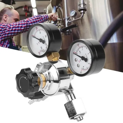 Produktbild von CO2-Regler mit doppeltem Manometer - Druckregler für Bierfass - manuelle Bedienung