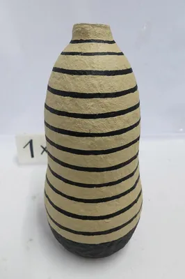 Zdjęcie produktu dla Gilde Vase, Reao, Linienmuster, Pappmache, creme, VE 2, D. 15 cm Höhe: 32.00 cm Durchmesser: 15.00 cm 55829