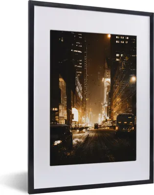 Produktbild von MuchoWow® MuchoWow® Gerahmtes Poster Gold - Nacht - Stadt 30x40 cm - Poster mit zchwarzem Bilderrahmen - Wandposter Schlafzimmer