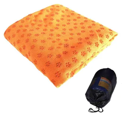 Produktbild von 1 Yoga-Handtuch aus hochwertigem Mikrofaser-Material (100 % Polyester), schweißabsorbierend, rutschfest und ultradünn. Ideal für Hot Yoga, Pilates und intensives Workout – bietet sicheren Halt durch strukturierte Fischschuppen-Oberfläche und schnelle Trocknung nach Gebrauch. In lebendigem Orange gehalten, inklusive praktischer Reisetasche für unterwegs. Maße: 65 x 175 cm, Gewicht: nur 280 g. Maschinenwaschbar bei 30 °C, trocknergeeignet – pflegeleicht und langlebig.