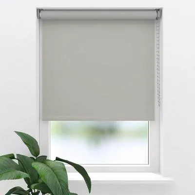 Produktbild von SOLUNA Verdunkelungsrollo colormatch V43 grau mit farblich abgestimmter Mechanik und Rückseite 210x190 cm inkl. Klemmträ