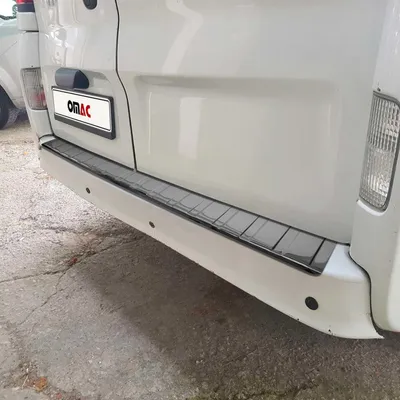 Zdjęcie produktu dla Zderzak ochronny kompatybilny z Renault Trafic 2014-2024 Ciemny chrom, stal nierdzewna