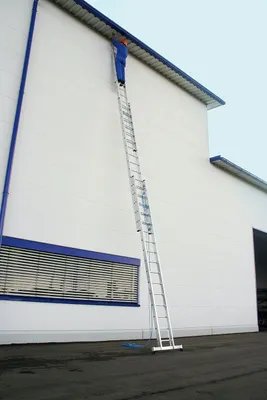 Produktbild von Günzburger Steigtechnik Sprossen-Seilzugleiter 3tlg. mit nivello-Traverse 3 x 18 Sprossen - 022418
