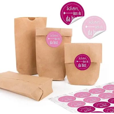Produktbild von 24 kleine braune Papiertüten natur Kraftpapier 9 x 15 x 3,5 cm + 24 runde SCHÖN DASS DU DA BIST pink BUNT türkis blau grün gelb weiß Verpackung mini-Tüte GeschenkPink, Rosa