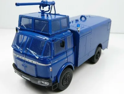 Produktbild von BERLIET GBK80 1960 Feuerwehrwagen Gendarmerie, G111A011, Maßstab1/43, IXO