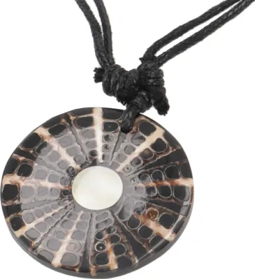 Produktbild von Ethno Kette, Surferkette mit Muscheleinlage, Boho Kette - Modell 9, Braun, Muschelscheiben, Ketten & Modeschmuck für den Hals