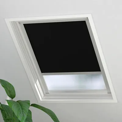 Produktbild von Dachfenster Verdunkelungsrollo geeignet für Velux Fenstergröße MK10 schwarz 61,3x141,7 cm