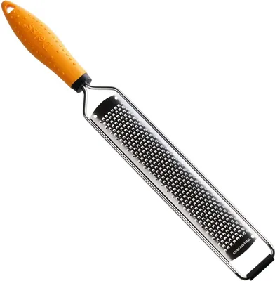 Produktbild von Deiss PRO Käsereibe - Parmesankäse, Zitrone, Ingwer, Knoblauch, Muskatnuss, Schokolade, Gemüse, Früchte - Rasiermesserscharfe Edelstahlklinge, breit, spülmaschinenfest