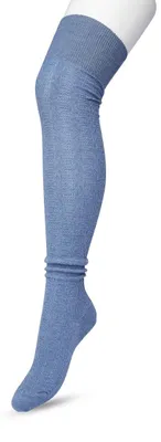 Produktbild von Bonnie Doon Bio-Overknees mit Zopfmuster, Damen, Jeansblau, Größe 36/42 – Klassisches Zopfmuster – Baumwolle – Komfortabel – Klassische Overknees mit Zopfmuster – ®  – Glatte Nähte – Kniestrümpfe – Nachhaltig und hautfreundlich – Jeansblau meliert – P53498.253
