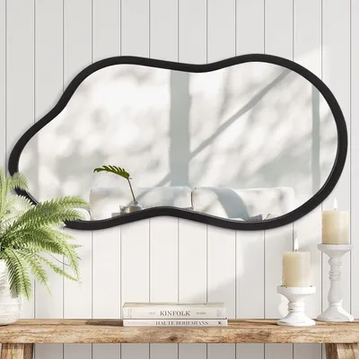 Productafbeelding van Zwarte, asymmetrische wandspiegel met houten frame